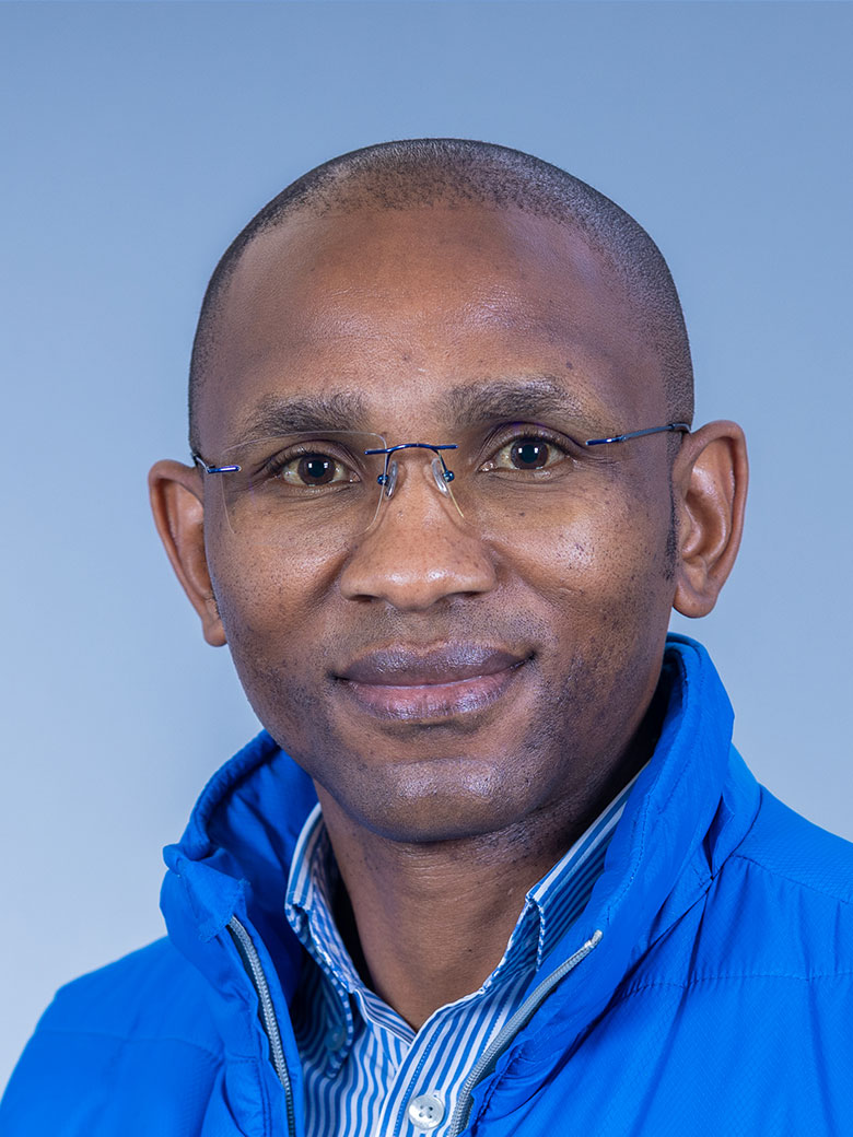 Mr Lundi Thiyane